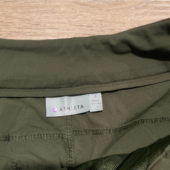 Athleta Green Cargo Shorts Size 8 - Picture 7 of 9